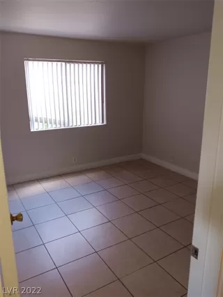 Photo #4: 2432892 Listing 