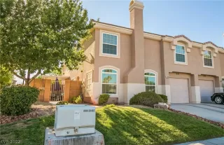 Photo #3: 2432910 Listing