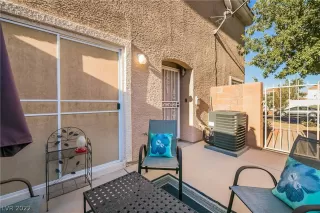 Photo #5: 2432910 Listing