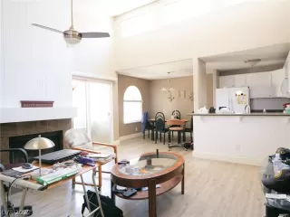 Photo #2: 2432918 Listing