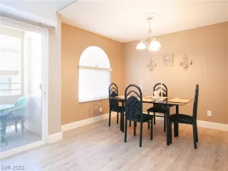 Photo #6: 2432918 Listing