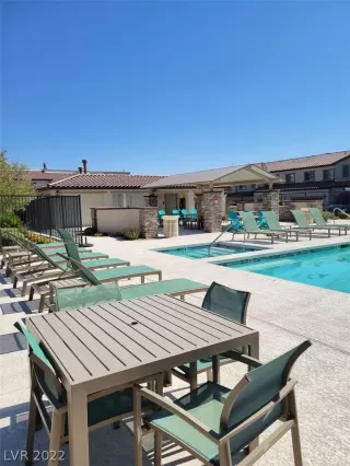Photo #3: 2432927 Listing 