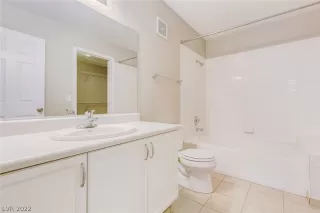 Photo #3: 2432947 Listing