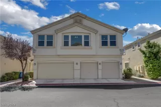 Photo #1: 2432959 Listing