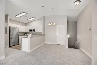 Photo #6: 2432959 Listing