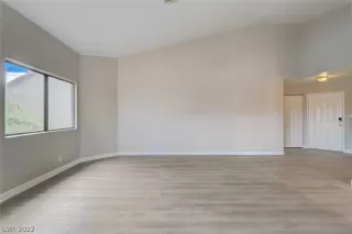 Photo #4: 2432964 Listing 