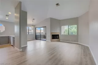 Photo #5: 2432964 Listing 