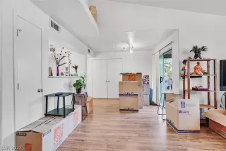 Photo #4: 2432971 Listing 