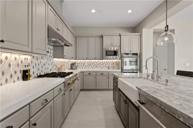 MLS: 2432979 Condo For Sale