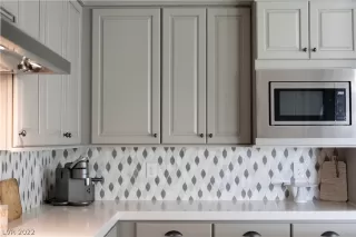 Photo #6: 2432979 Listing 