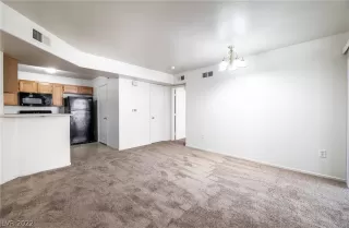 Photo #2: 2433019 Listing 