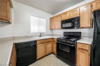 Photo #3: 2433019 Listing 