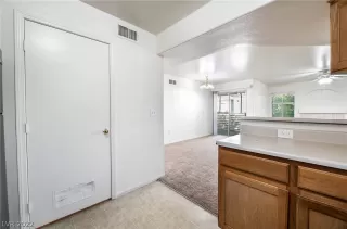 Photo #5: 2433019 Listing 