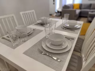 Photo #6: 2433036 Listing 