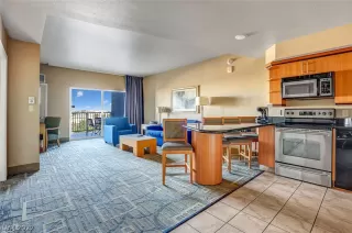 Photo #3: 2433060 Listing 