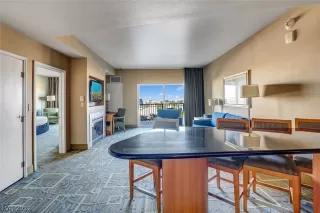 Photo #4: 2433060 Listing 
