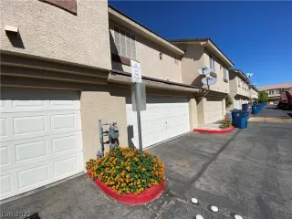 Photo #1: 2433066 Listing 