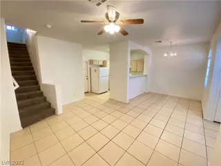 Photo #5: 2433066 Listing 