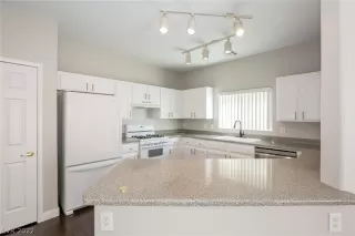 Photo #1: 2433093 Listing