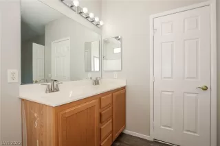 Photo #3: 2433093 Listing