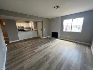 Photo #2: 2433102 Listing