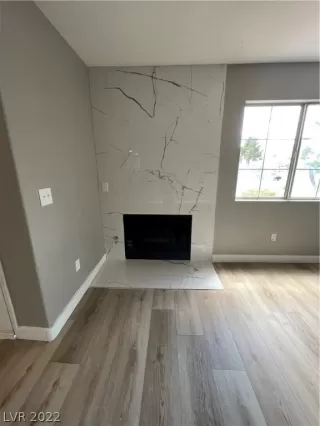 Photo #3: 2433102 Listing