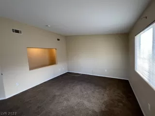 Photo #2: 2433112 Listing