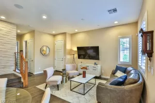 Photo #5: 2433175 Listing 