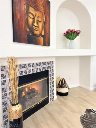 Photo #2: 2433183 Listing