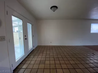 Photo #4: 2433193 Listing 