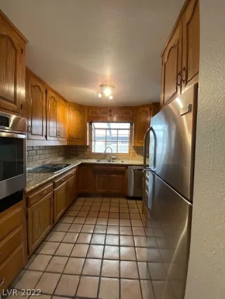 Photo #6: 2433193 Listing 