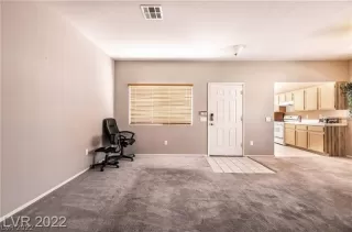 Photo #6: 2433201 Listing