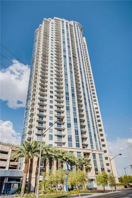 MLS: 2433206 Condo For Sale