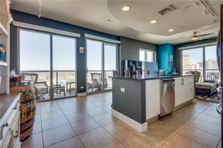 Photo #4: 2433206 Listing 