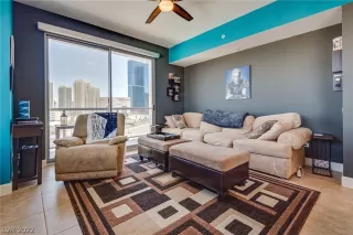 Photo #5: 2433206 Listing 