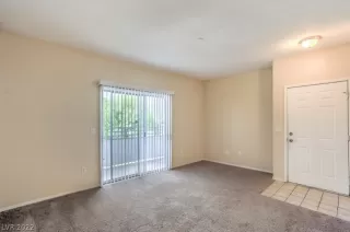 Photo #3: 2433217 Listing