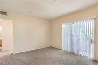 Photo #4: 2433217 Listing