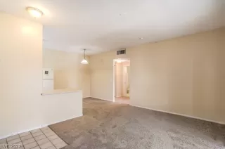 Photo #5: 2433217 Listing