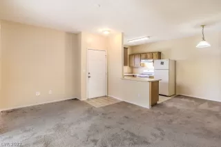 Photo #6: 2433217 Listing