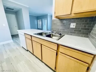 Photo #4: 2433222 Listing