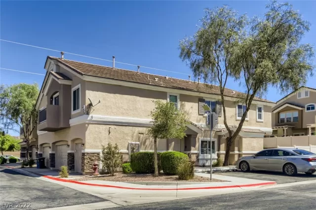 MLS: 2433291 Condo For Sale