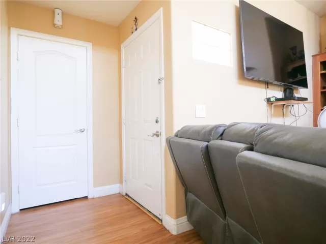 MLS: 2433297 Condo For Sale