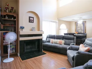 Photo #2: 2433297 Listing 