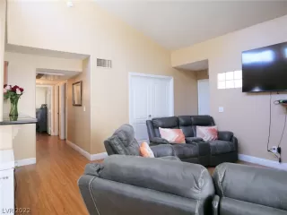 Photo #4: 2433297 Listing 