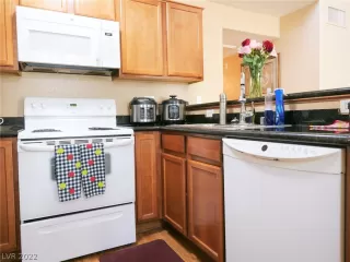 Photo #6: 2433297 Listing 