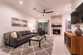 Photo #4: 2433303 Listing 