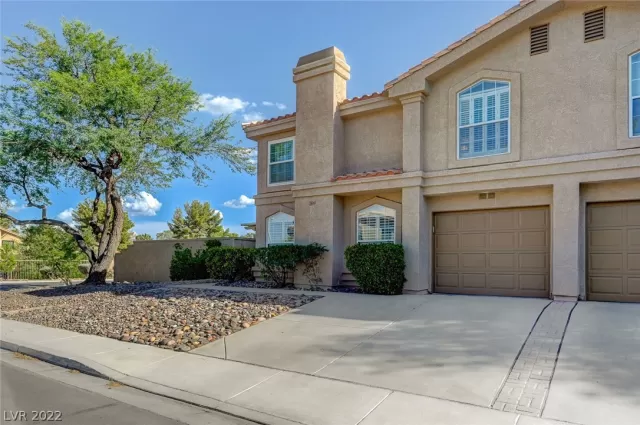 MLS: 2433314 Condo For Sale