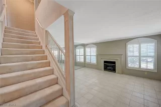 Photo #5: 2433314 Listing