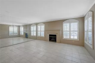 Photo #6: 2433314 Listing