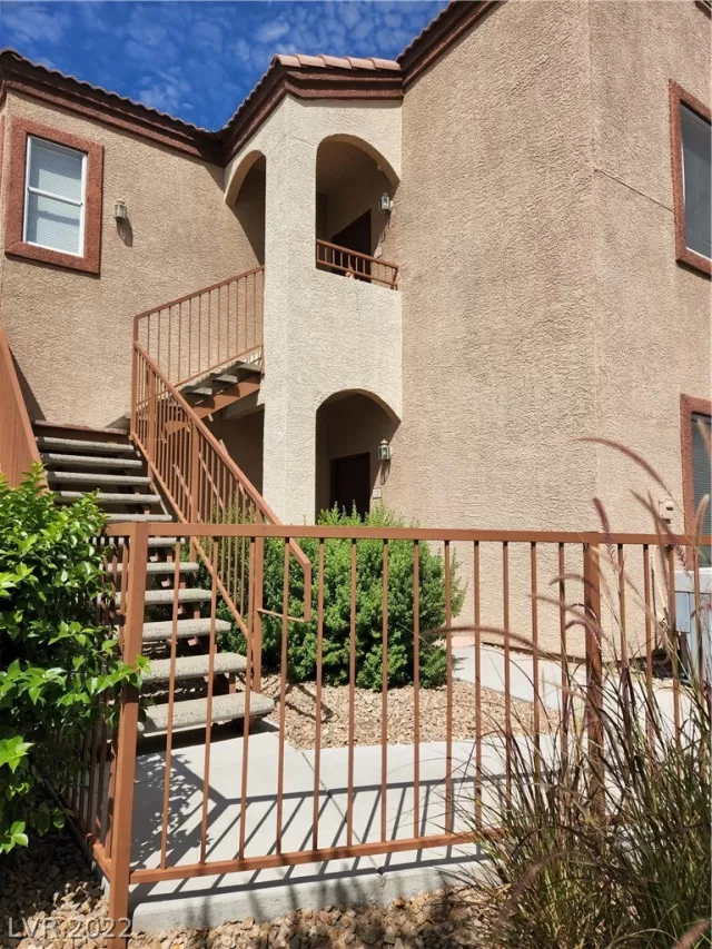 MLS: 2433353 Condo For Sale